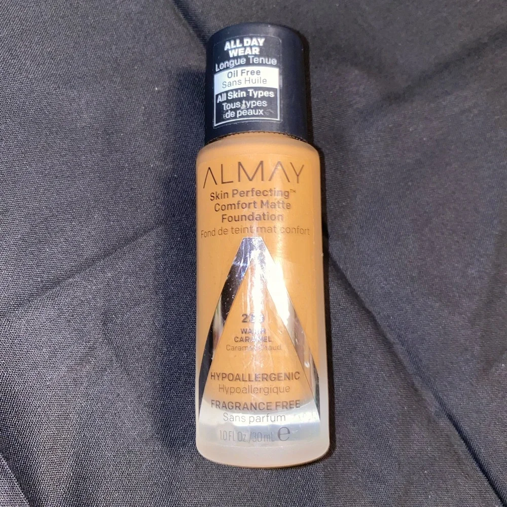 NEW Almay Skin Perfecting Comfort Matte Foundation, 230 Warm Caramel, 1 …